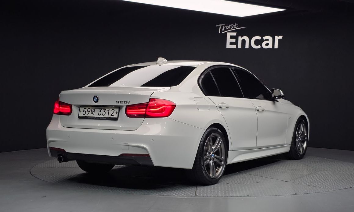 BMW 3-Series 2018
