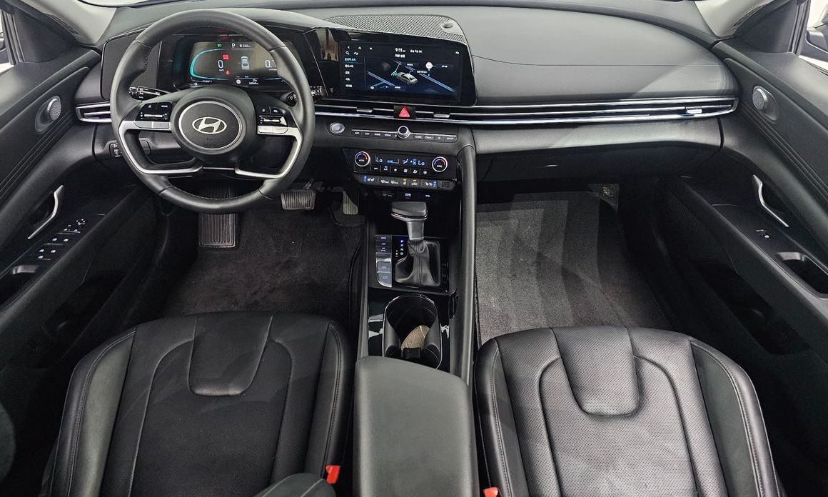 Hyundai AVANTE 2025