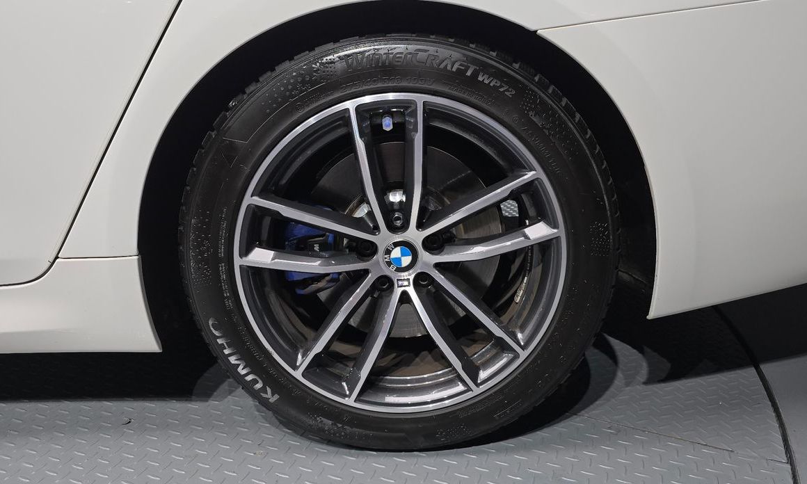 BMW 5-Series 2023