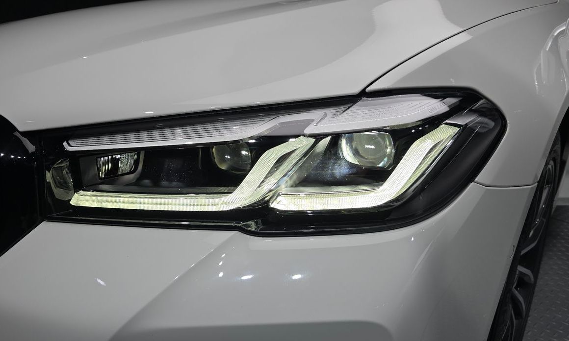 BMW 5-Series 2023