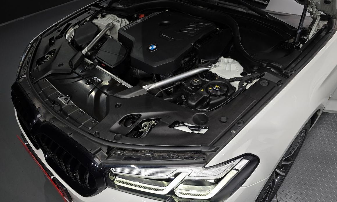 BMW 5-Series 2023