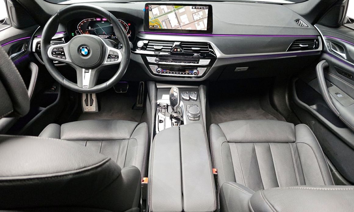 BMW 5-Series 2023