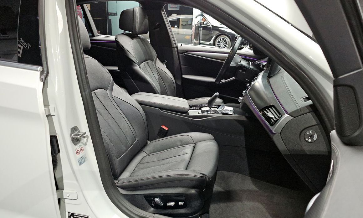 BMW 5-Series 2023