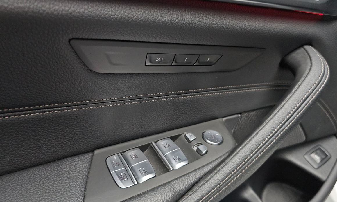 BMW 5-Series 2023