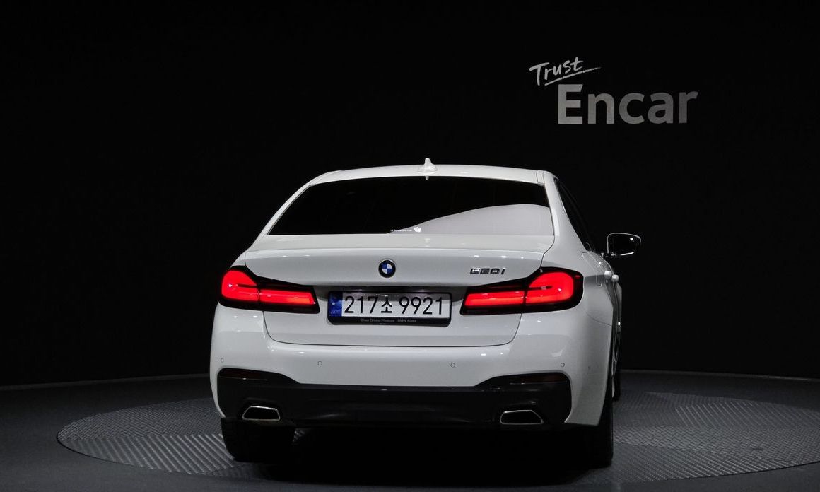 BMW 5-Series 2023