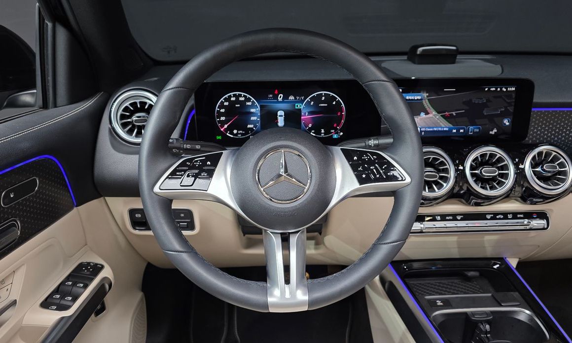 Mercedes-Benz GLB-Class 2024