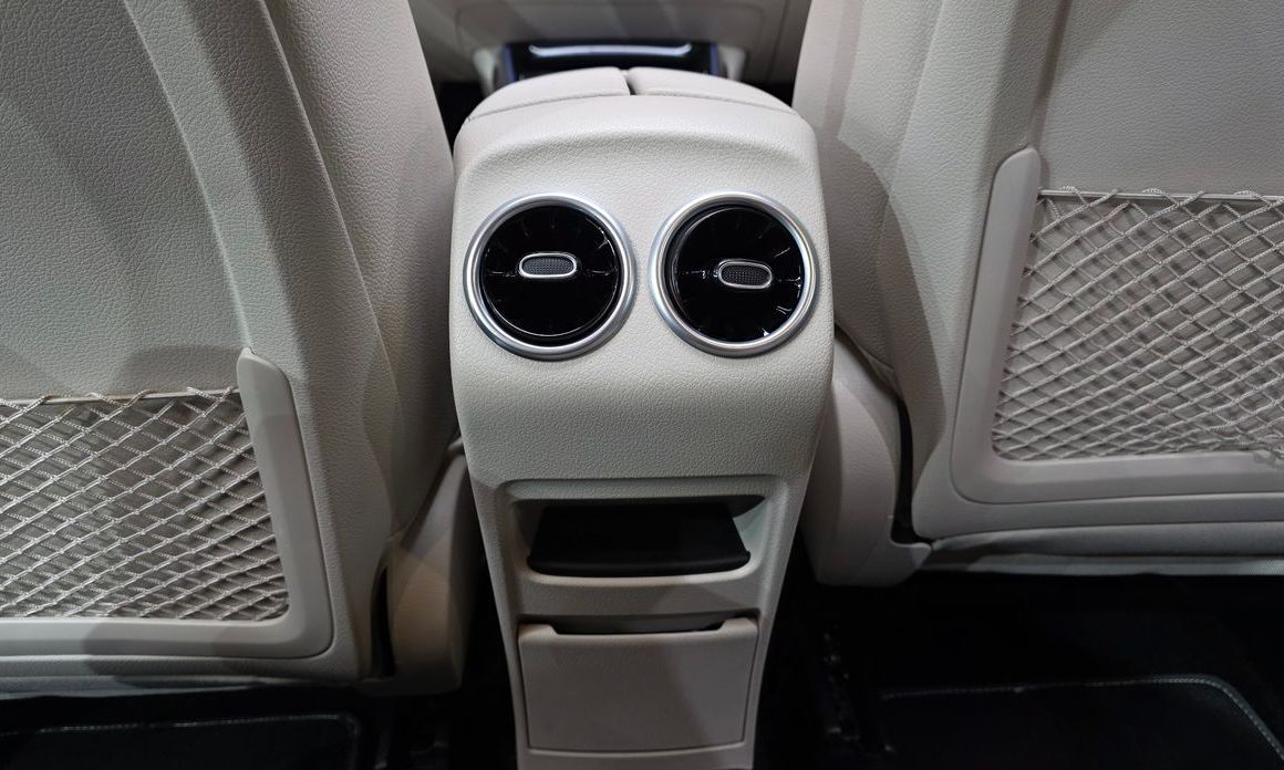 Mercedes-Benz GLB-Class 2024