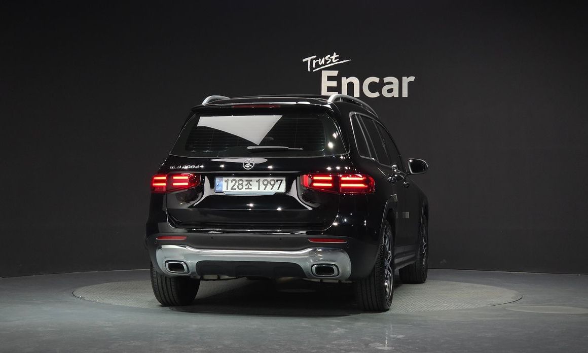 Mercedes-Benz GLB-Class 2024