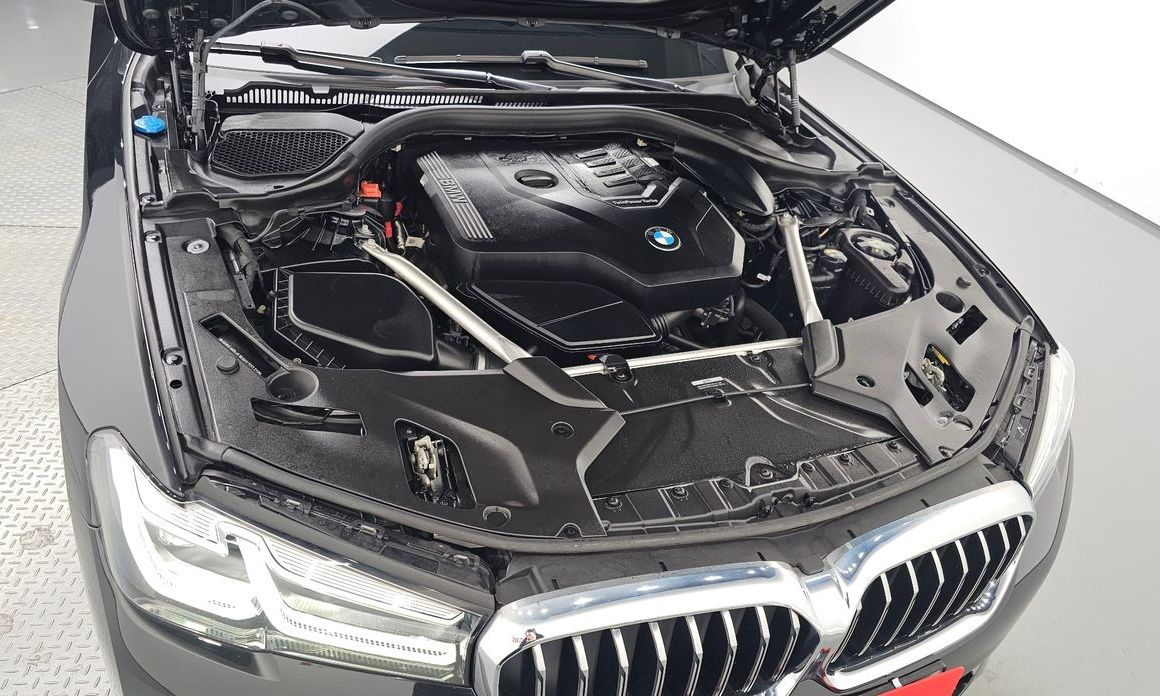 BMW 5-Series 2022