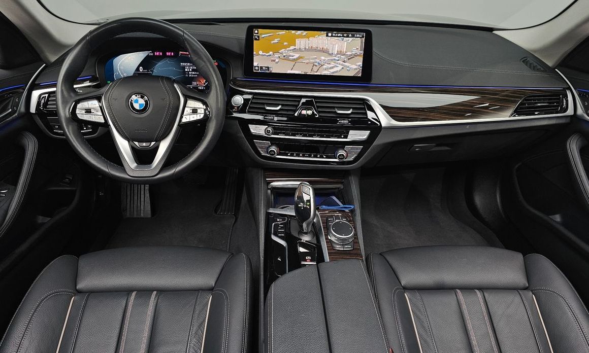 BMW 5-Series 2022