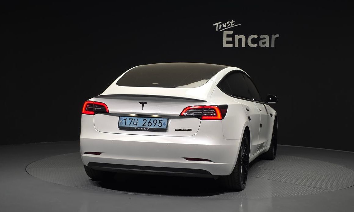 Tesla Model 3 2021