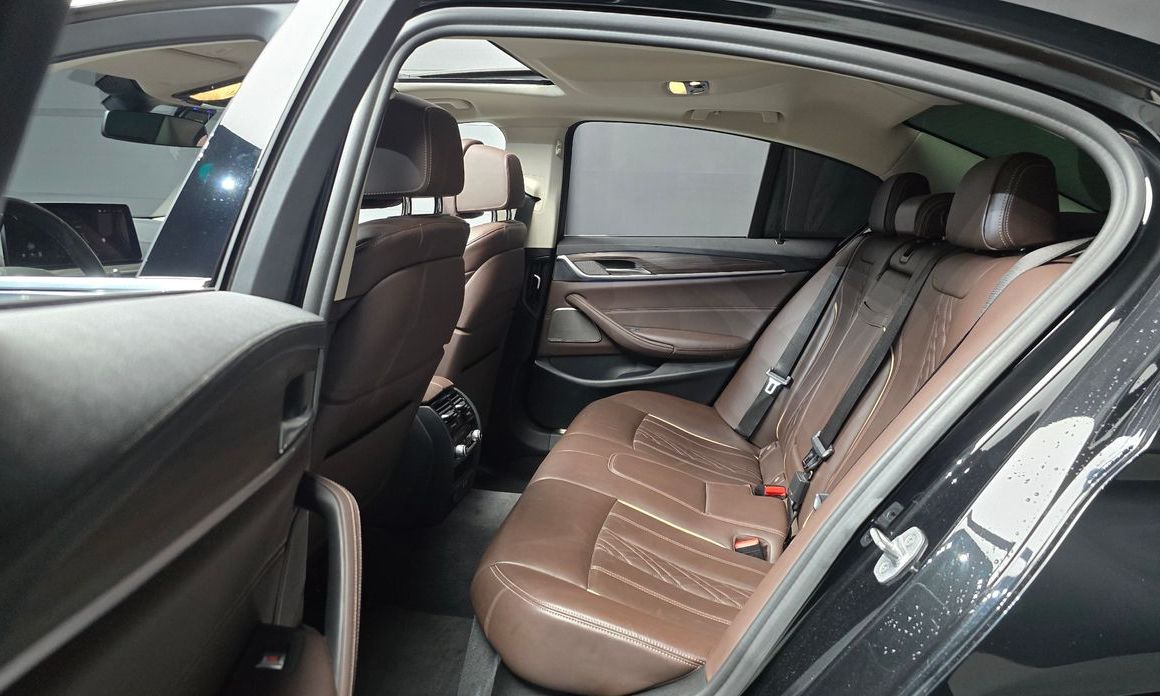BMW 5-Series 2021