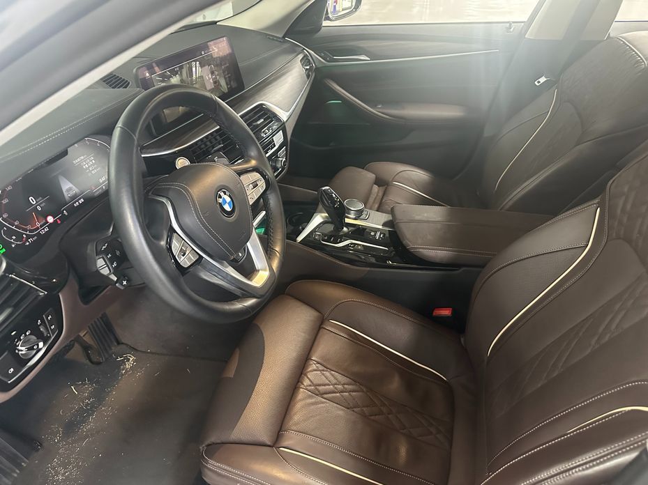 BMW 5-Series 2021