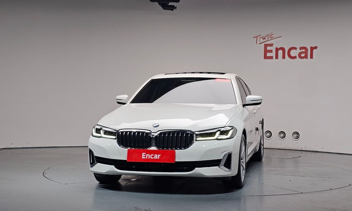 BMW 5-Series 2023