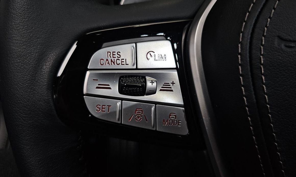 BMW 5-Series 2023