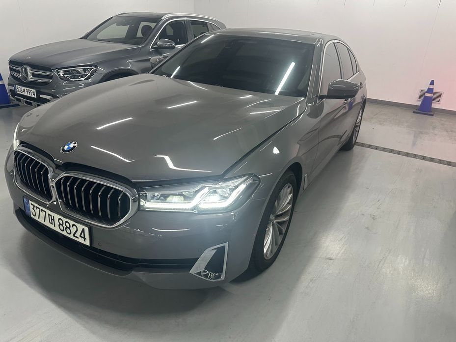 BMW 5-Series 2021