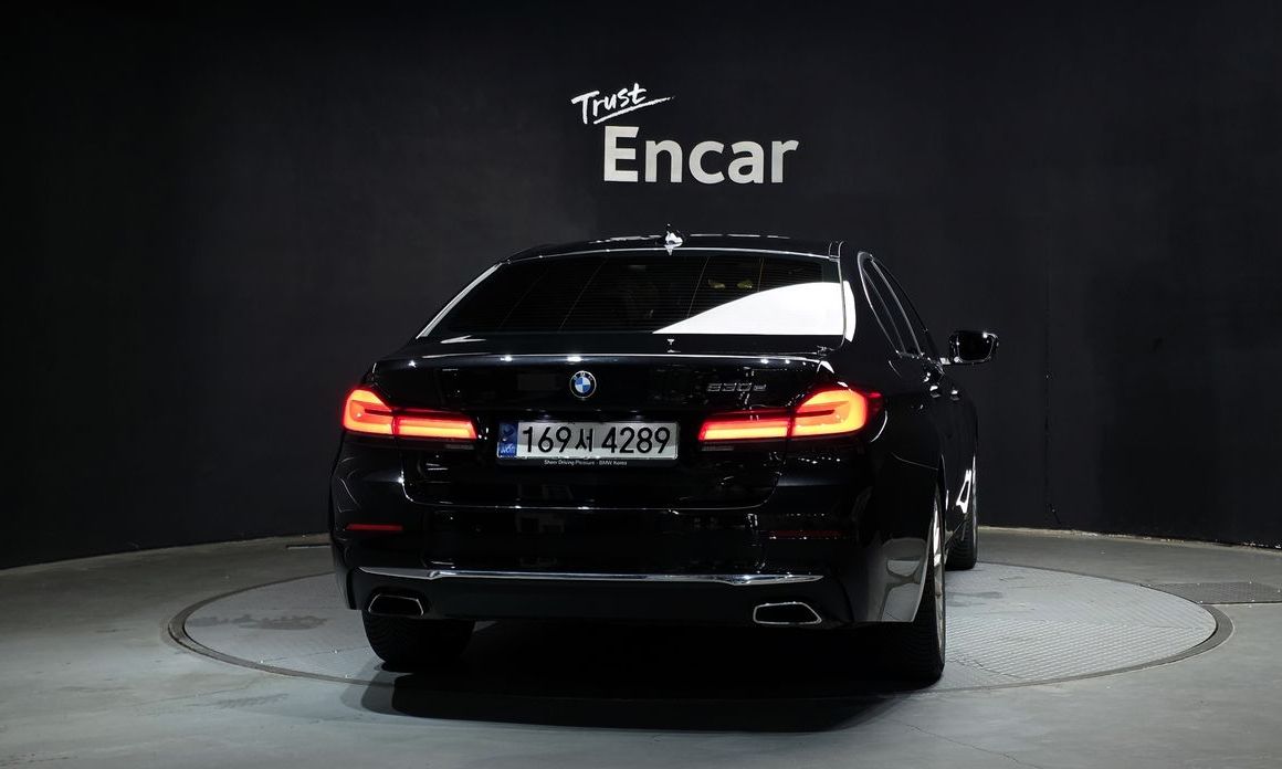 BMW 5-Series 2021