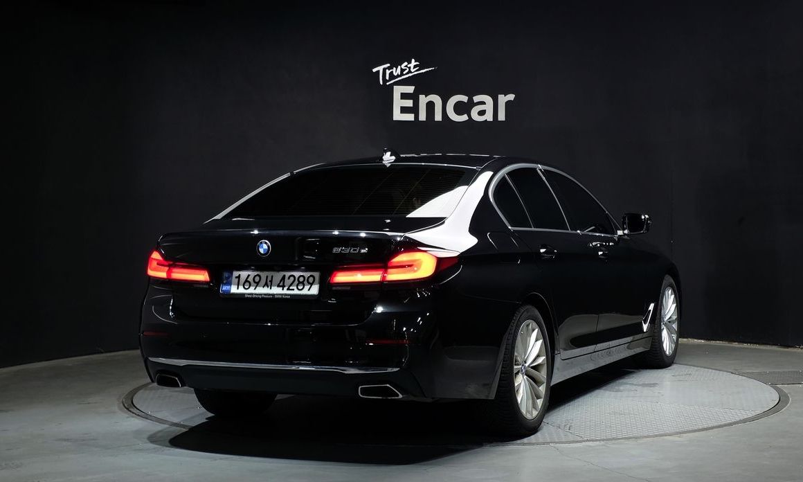 BMW 5-Series 2021