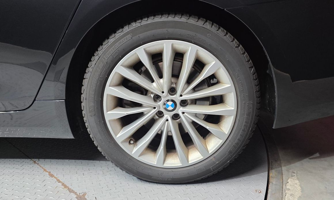 BMW 5-Series 2021