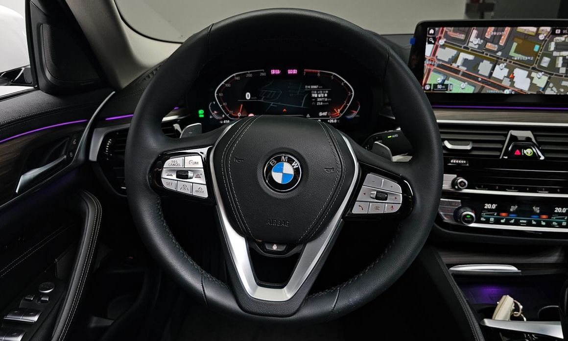 BMW 5-Series 2023