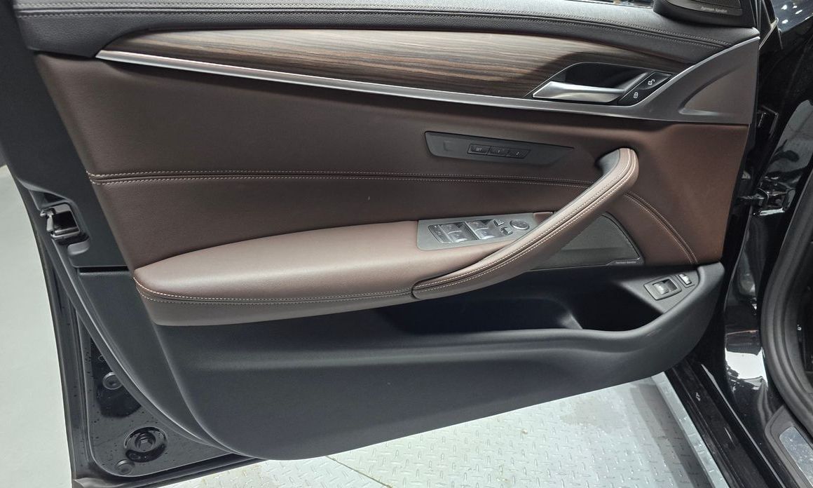 BMW 5-Series 2021
