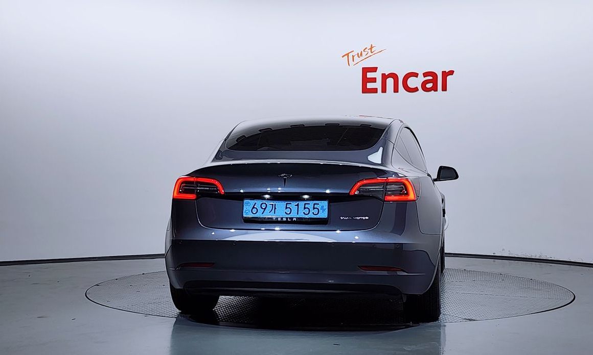 Tesla Model 3 2022
