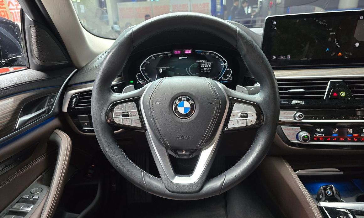 BMW 5-Series 2021