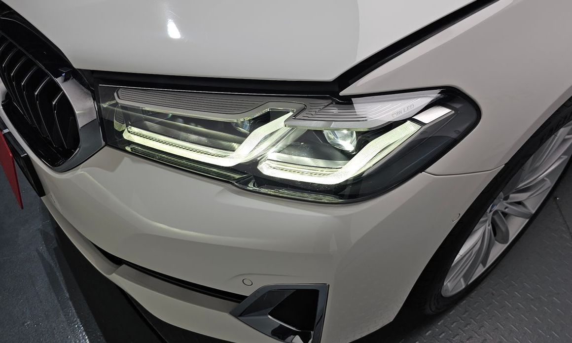 BMW 5-Series 2023