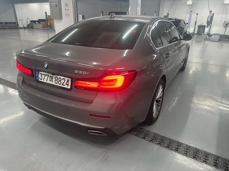 BMW 5-Series 2021