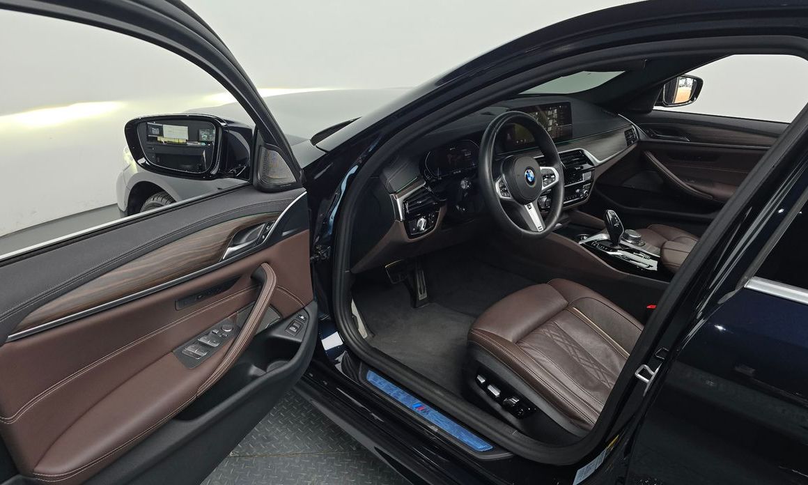 BMW 5-Series 2021