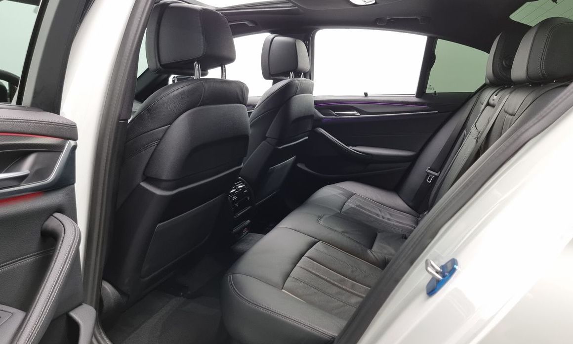 BMW 5-Series 2023