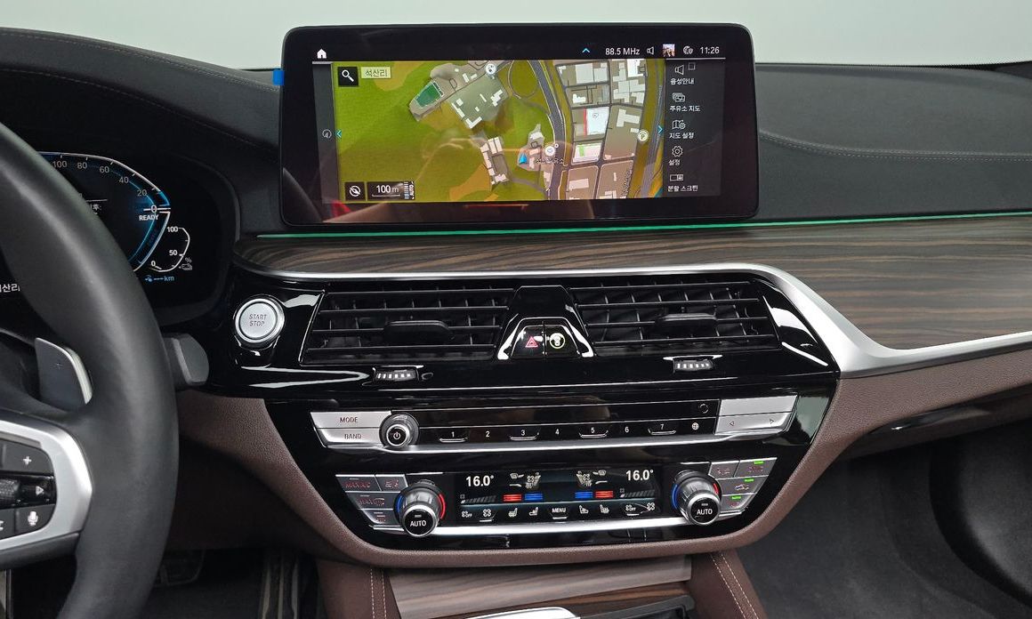 BMW 5-Series 2021