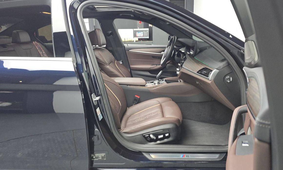 BMW 5-Series 2021