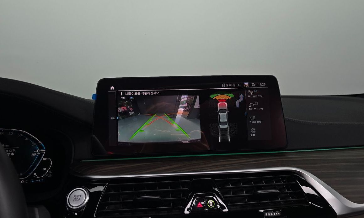 BMW 5-Series 2021