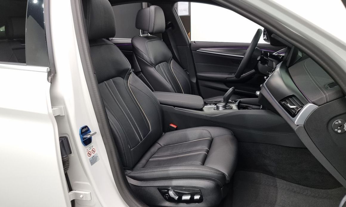 BMW 5-Series 2023