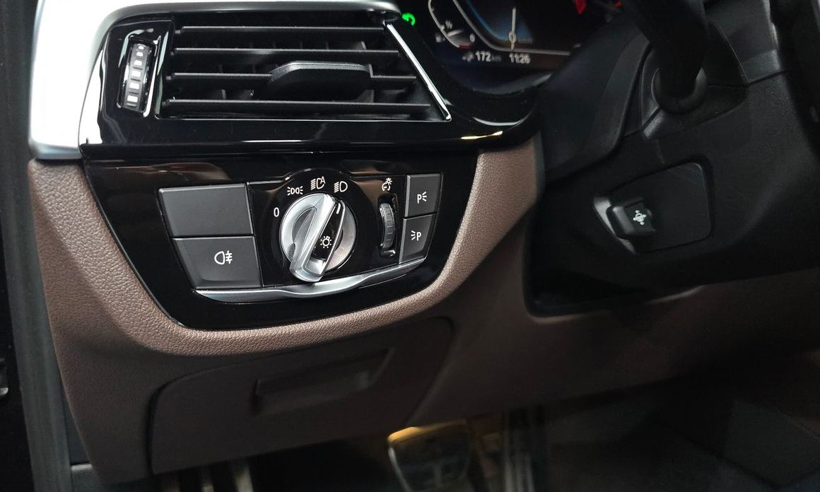 BMW 5-Series 2021