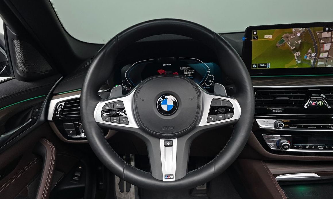 BMW 5-Series 2021