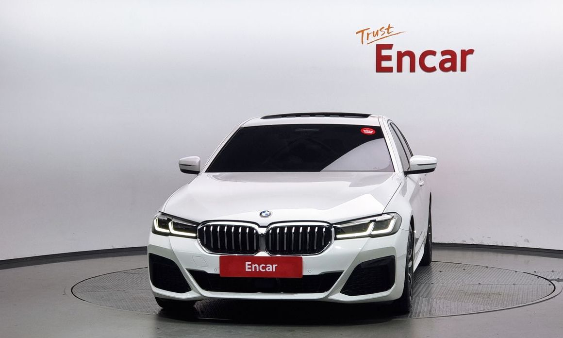 BMW 5-Series 2023