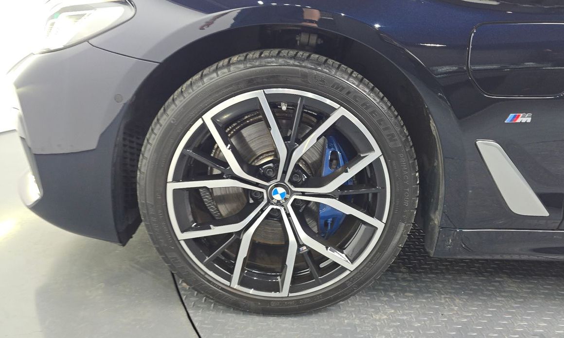 BMW 5-Series 2021