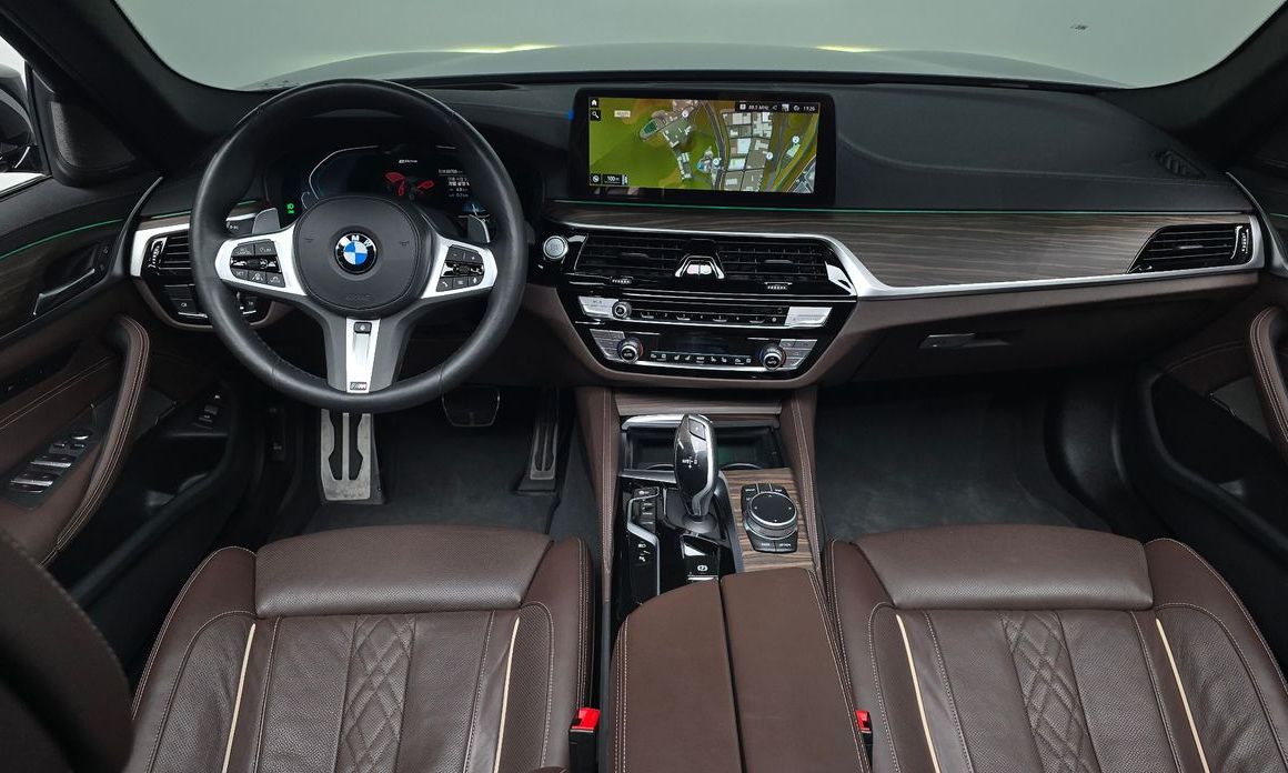 BMW 5-Series 2021