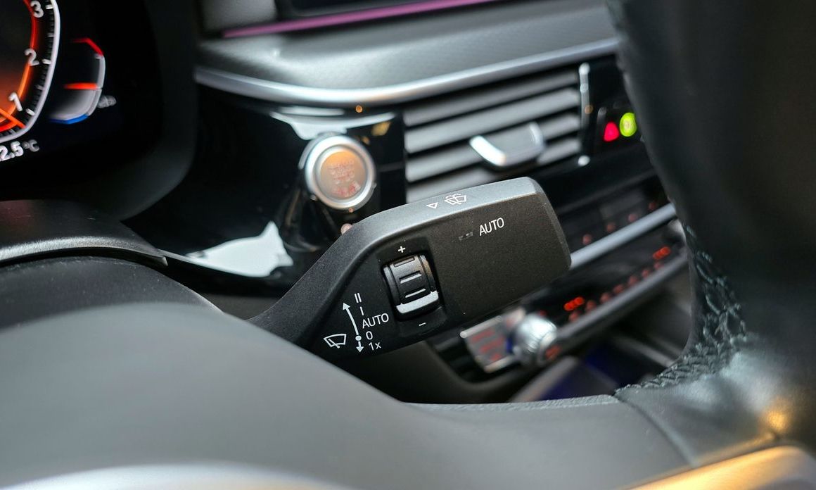 BMW 5-Series 2023