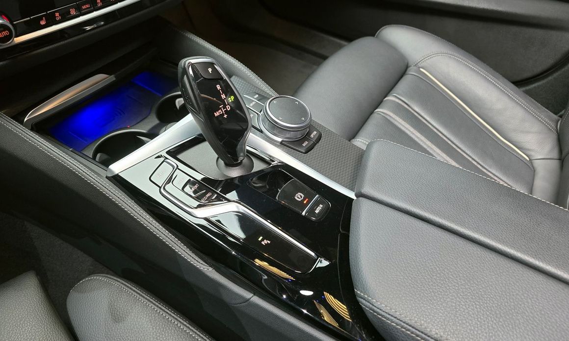 BMW 5-Series 2023