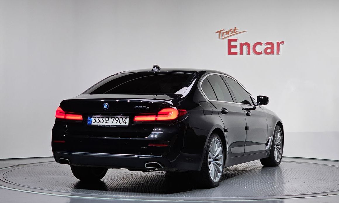 BMW 5-Series 2023