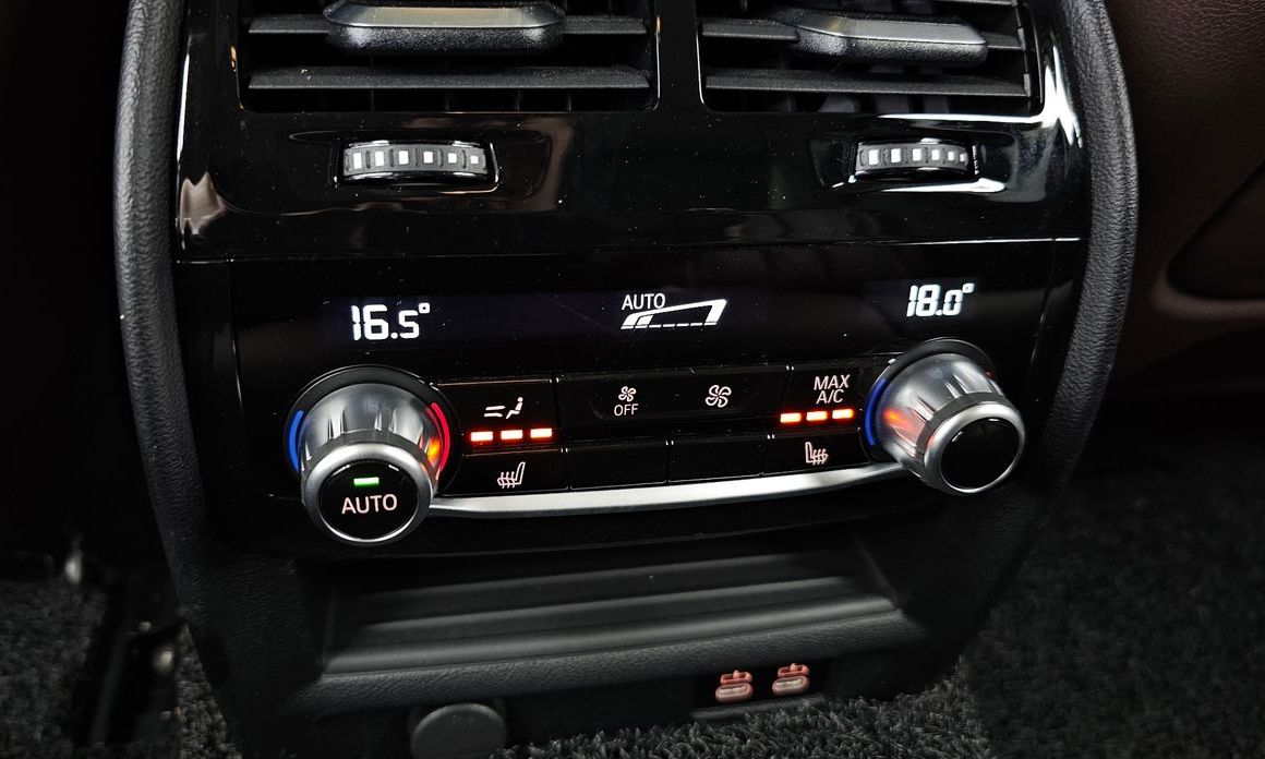 BMW 5-Series 2023