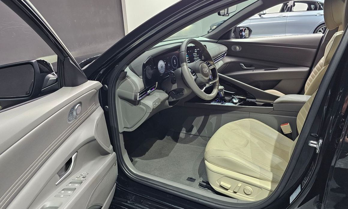 Hyundai AVANTE 2024