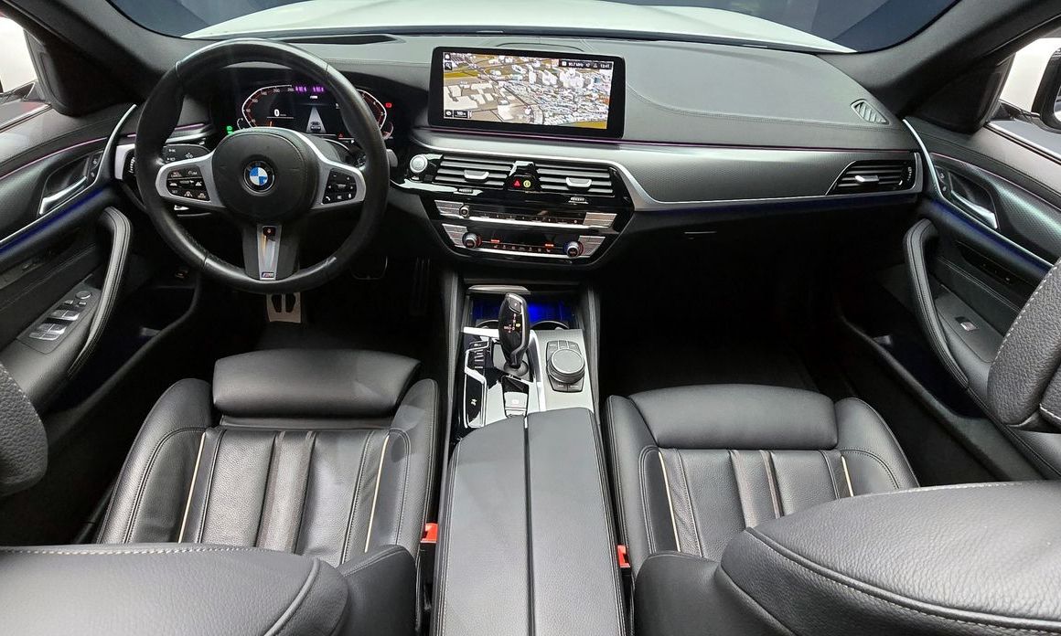 BMW 5-Series 2023