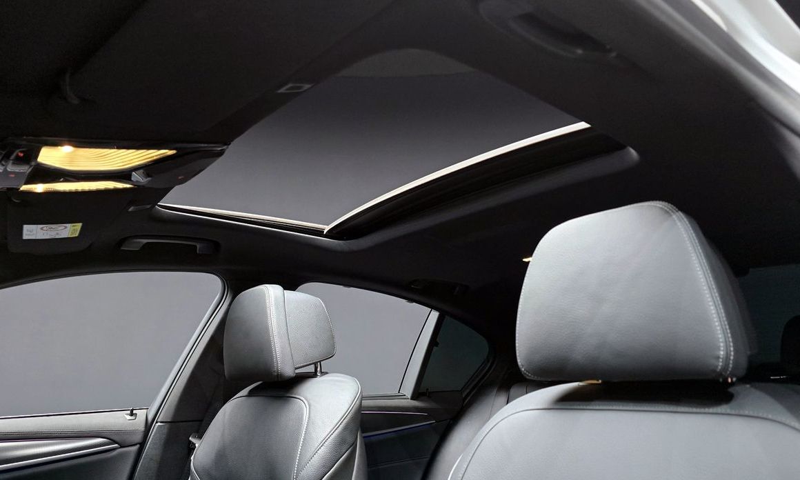 BMW 5-Series 2023
