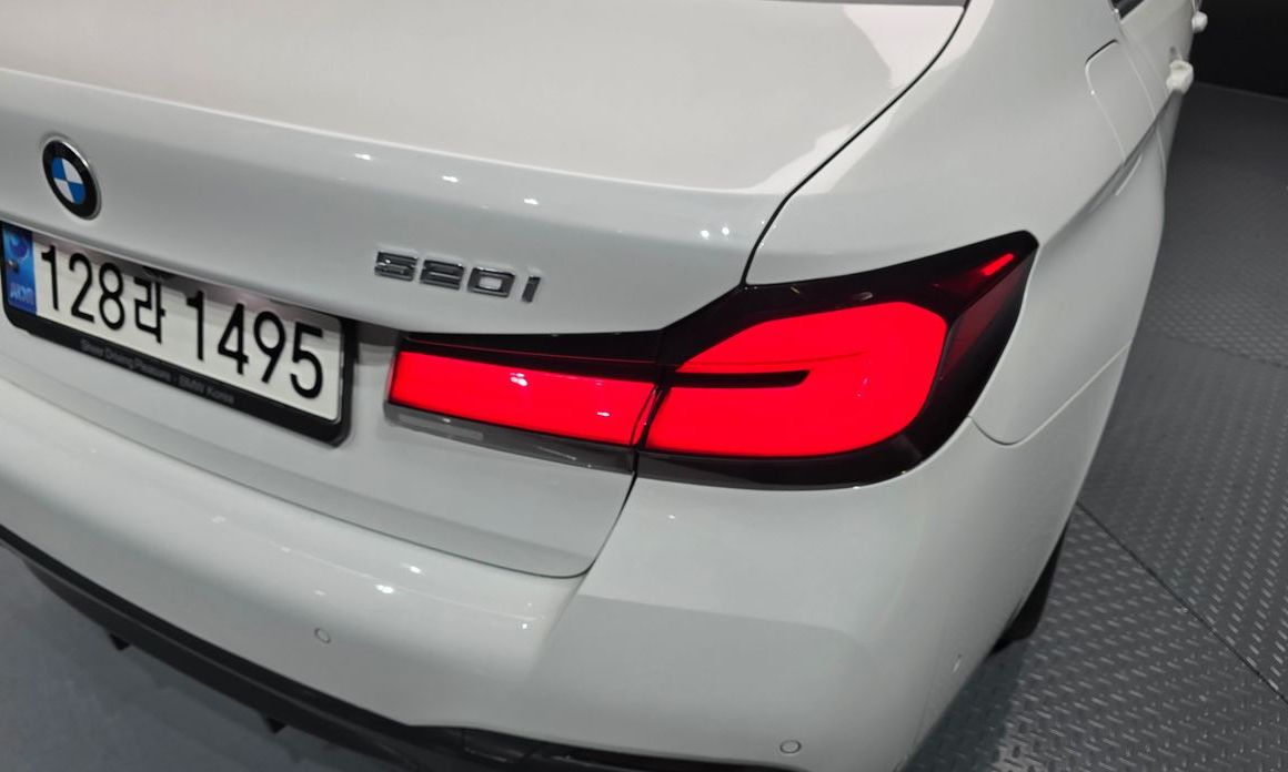 BMW 5-Series 2023