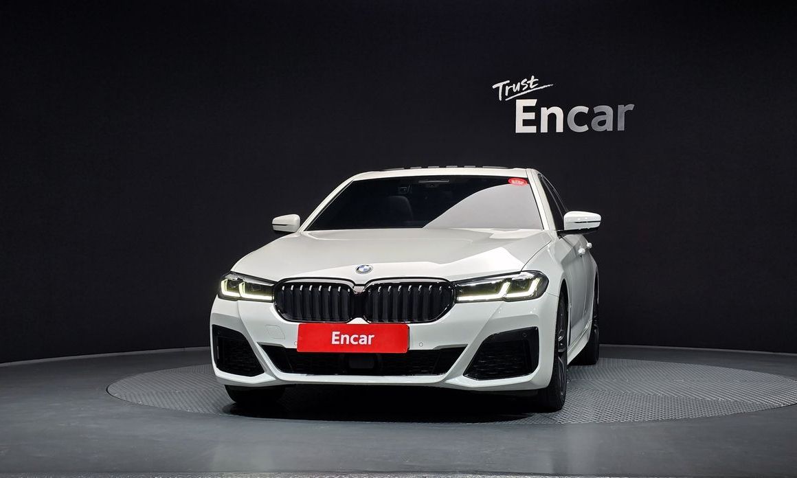 BMW 5-Series 2023
