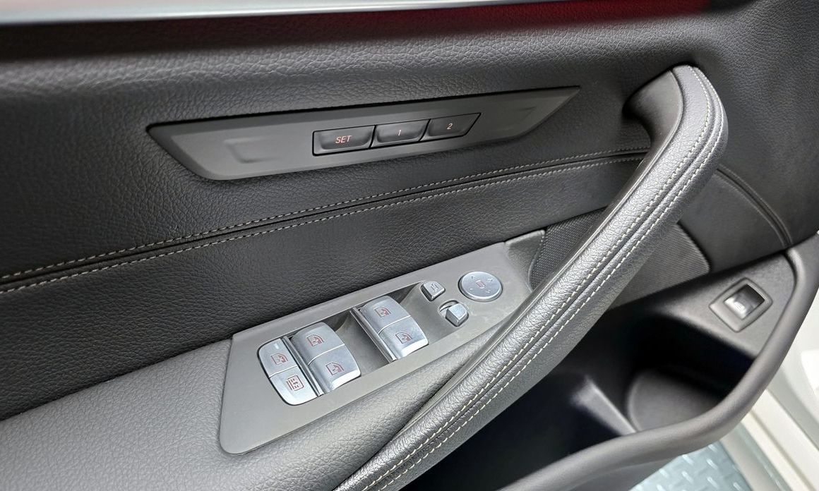 BMW 5-Series 2023